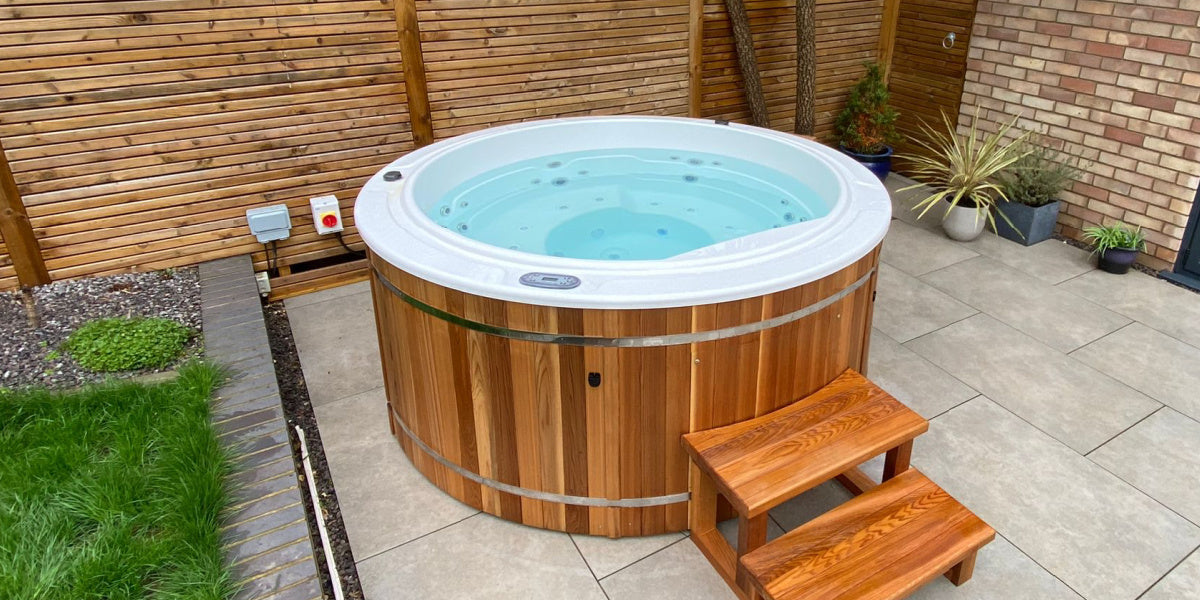 Urban Cedar Spa Premium WiFi Round Hot Tub Package