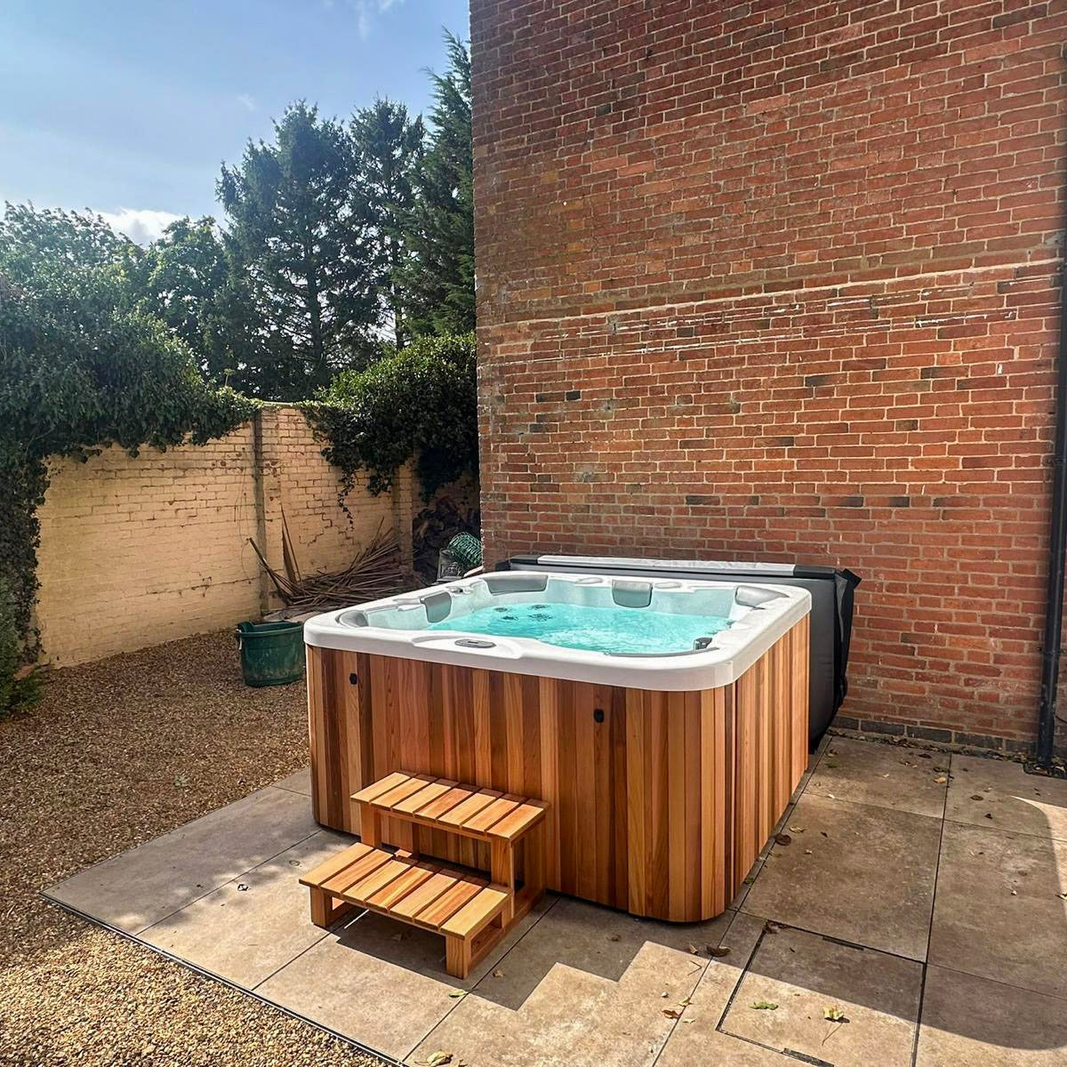 Urban Cedar Nordic Square Hot Tub Package