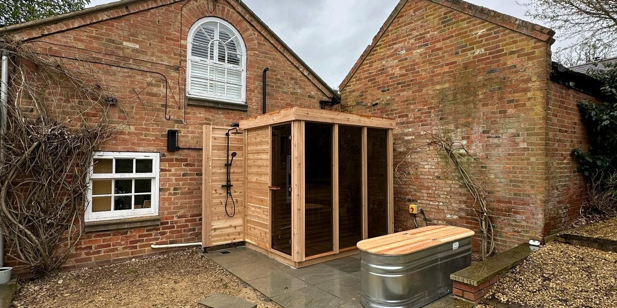 Urban Cedar - Steel Bath, Cedar Lid & Duckboard